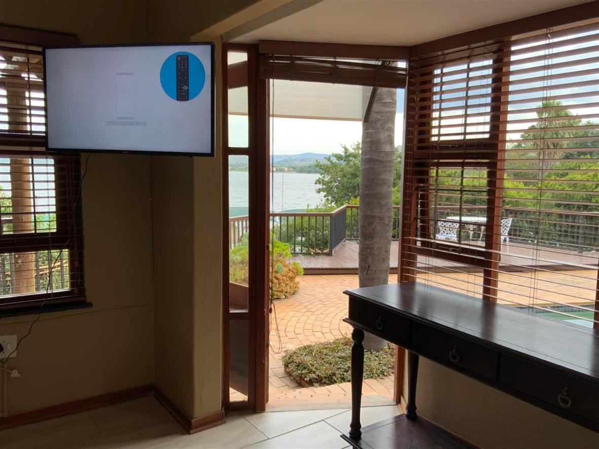 Marina Views Guesthouse Hartbeespoort Exterior photo
